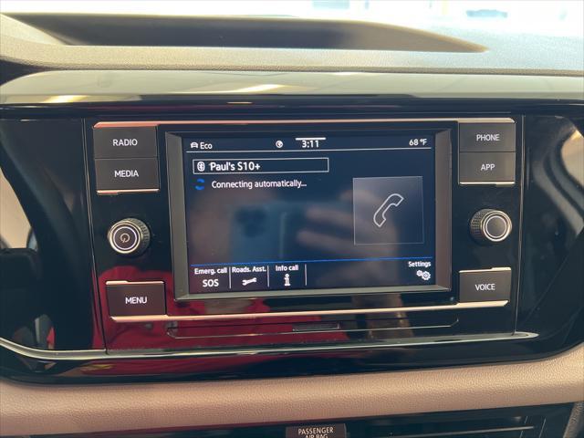 Photo of 2022 Platinum Gray Metallic Volkswagen Taos