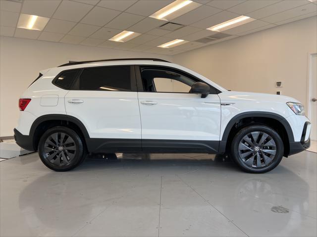 Photo of 2022 Platinum Gray Metallic Volkswagen Taos
