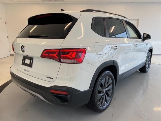 Photo of 2022 Platinum Gray Metallic Volkswagen Taos