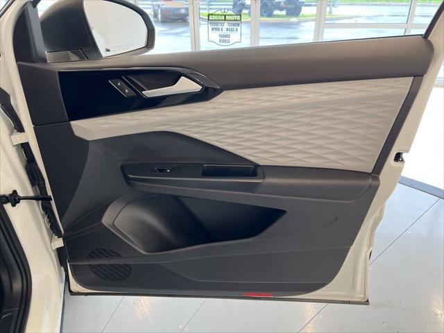 Photo of 2022 Platinum Gray Metallic Volkswagen Taos