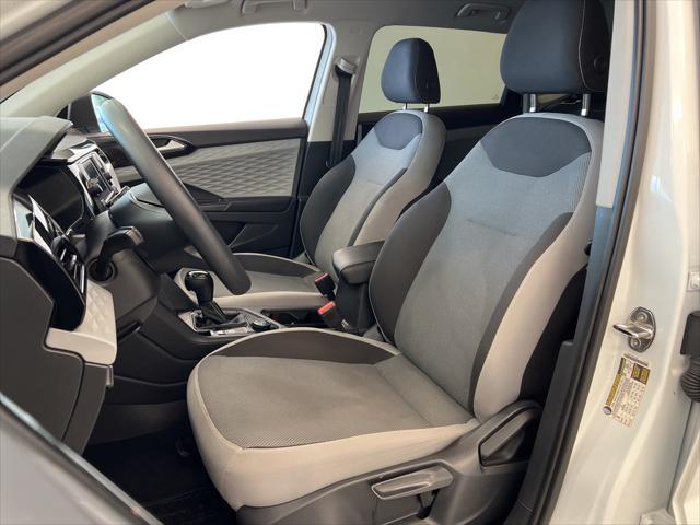 Photo of 2022 Platinum Gray Metallic Volkswagen Taos
