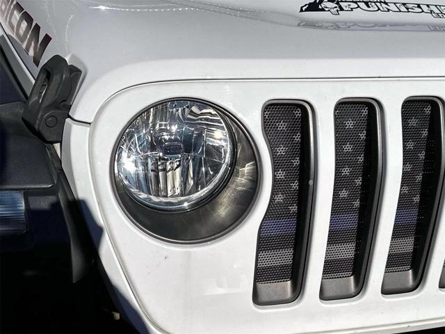 Photo of 2018 Bright White Clearcoat Jeep Wrangler Unlimited