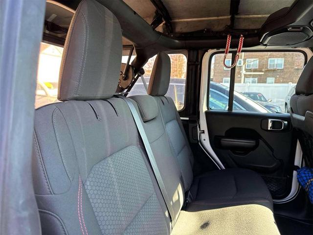 Photo of 2018 Bright White Clearcoat Jeep Wrangler Unlimited