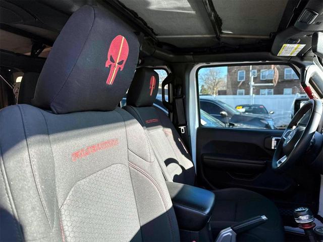 Photo of 2018 Bright White Clearcoat Jeep Wrangler Unlimited