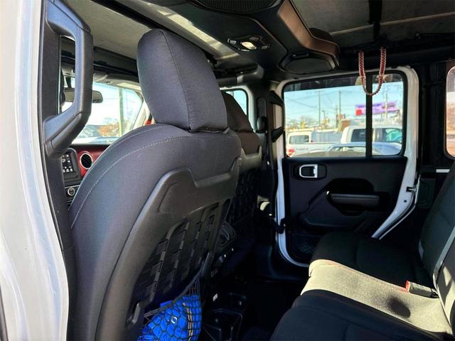 Photo of 2018 Bright White Clearcoat Jeep Wrangler Unlimited