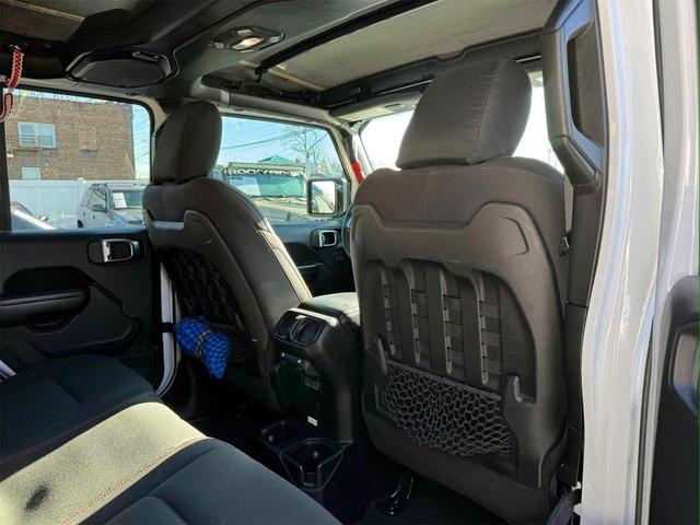 Photo of 2018 Bright White Clearcoat Jeep Wrangler Unlimited
