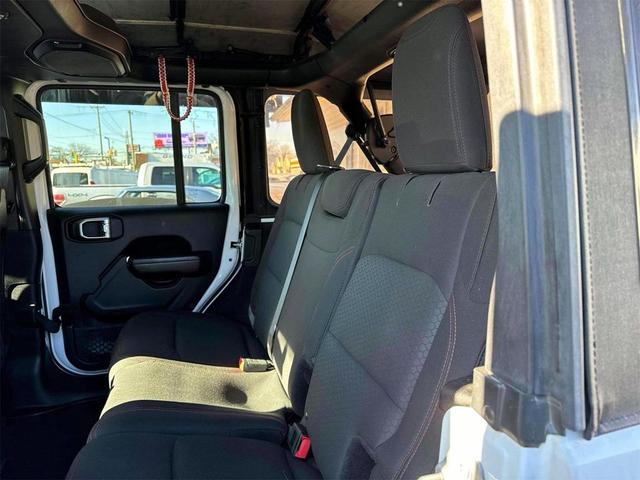 Photo of 2018 Bright White Clearcoat Jeep Wrangler Unlimited
