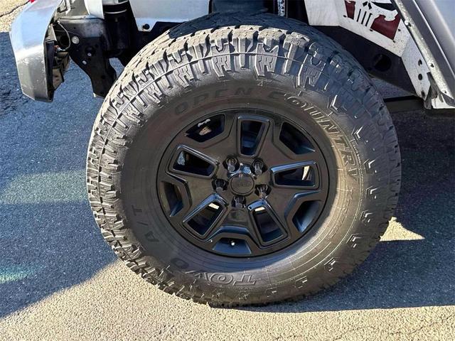 Photo of 2018 Bright White Clearcoat Jeep Wrangler Unlimited