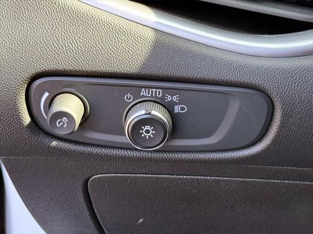 Photo of 2022 Summit White Chevrolet Malibu