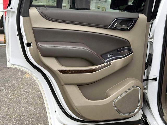 Photo of 2019 Summit White Chevrolet Tahoe