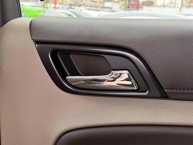 Photo of 2019 Summit White Chevrolet Tahoe