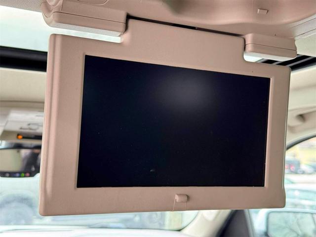 Photo of 2019 Summit White Chevrolet Tahoe