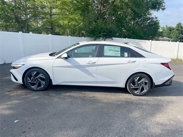 Photo of 2025 Serenity White Hyundai ELANTRA