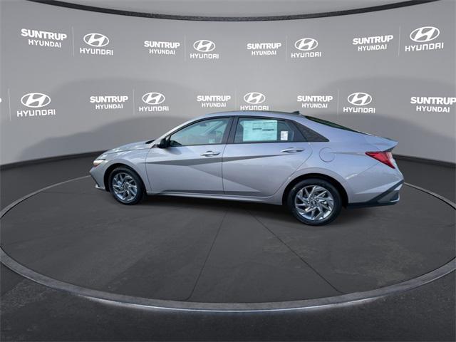 Photo of 2025 Fluid Metal Hyundai ELANTRA HEV