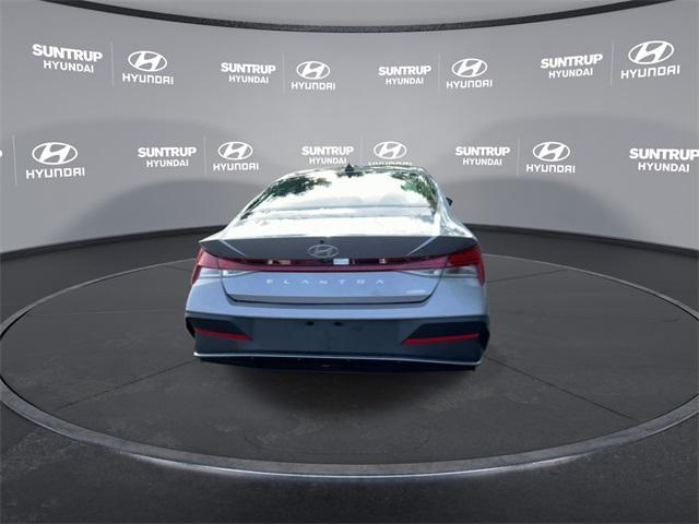 Photo of 2025 Fluid Metal Hyundai ELANTRA HEV