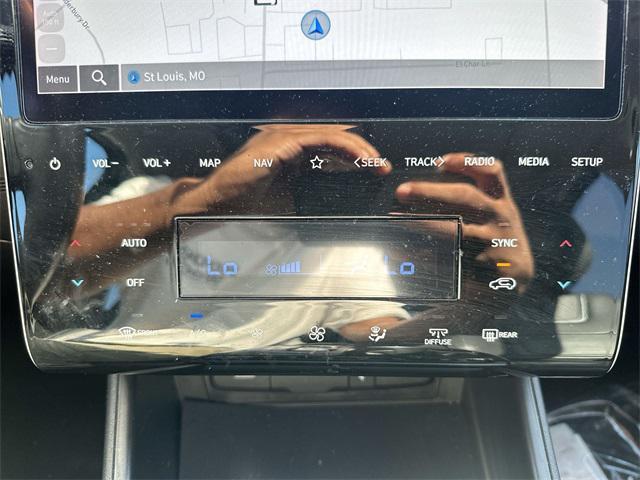Photo of 2024 Black Pearl Hyundai TUCSON