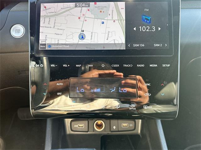 Photo of 2022 Ice White Hyundai SANTA CRUZ