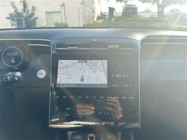 Photo of 2022 Ice White Hyundai SANTA CRUZ