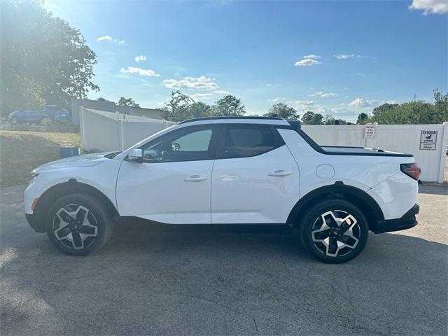 Photo of 2022 Ice White Hyundai SANTA CRUZ