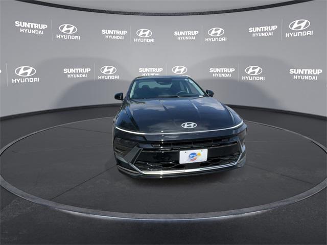 Photo of 2025 Abyss Black Hyundai SONATA