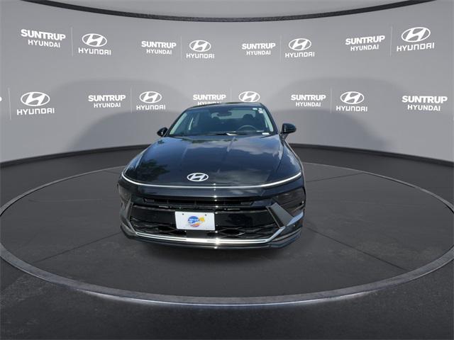 Photo of 2025 Abyss Black Hyundai SONATA