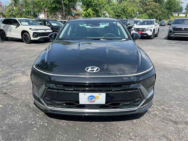 Photo of 2025 Abyss Black Hyundai SONATA