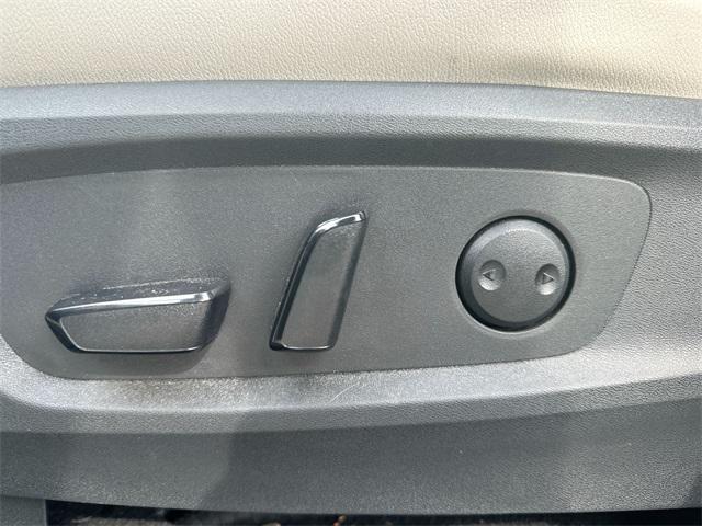Photo of 2023 Pearl White Tricoat Nissan Pathfinder
