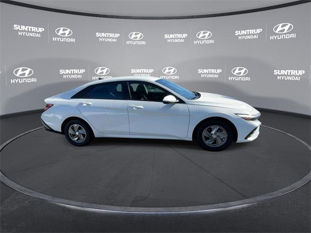 Photo of 2025 Serenity White Hyundai ELANTRA