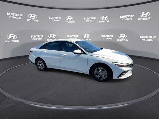 Photo of 2025 Serenity White Hyundai ELANTRA