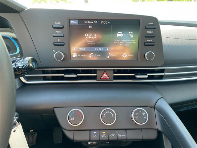 Photo of 2025 Serenity White Hyundai ELANTRA