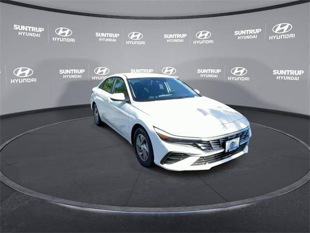 Photo of 2025 Serenity White Hyundai ELANTRA