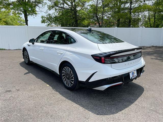 Photo of 2025 Serenity White Hyundai SONATA Hybrid