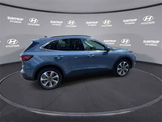Photo of 2023 Vapor Blue Metallic Ford Escape
