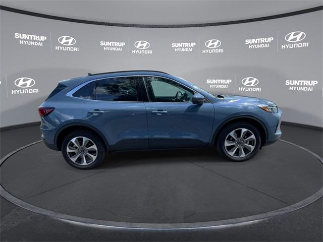 Photo of 2023 Vapor Blue Metallic Ford Escape