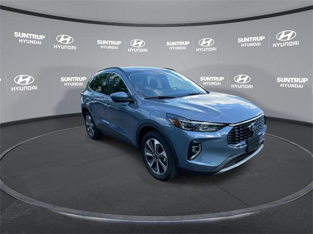 Photo of 2023 Vapor Blue Metallic Ford Escape