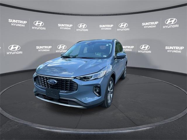 Photo of 2023 Vapor Blue Metallic Ford Escape