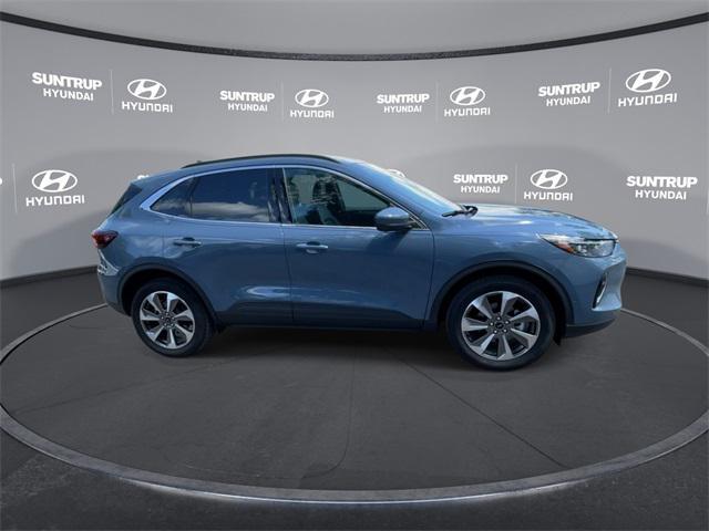 Photo of 2023 Vapor Blue Metallic Ford Escape