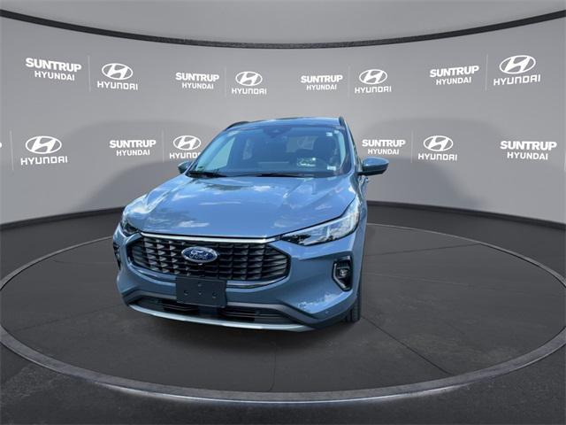 Photo of 2023 Vapor Blue Metallic Ford Escape