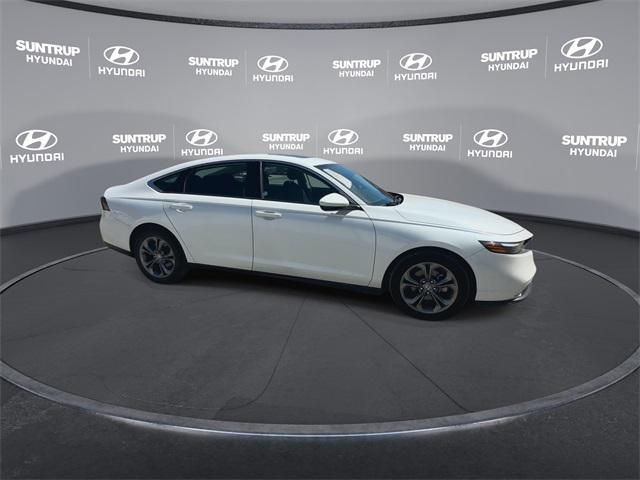 Photo of 2024 Crystal Black Pearl Honda Accord