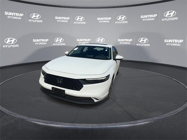 Photo of 2024 Crystal Black Pearl Honda Accord