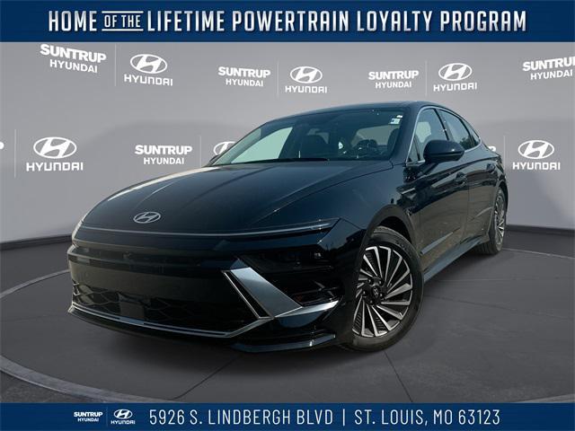 Photo of 2025 Abyss Black Hyundai SONATA Hybrid