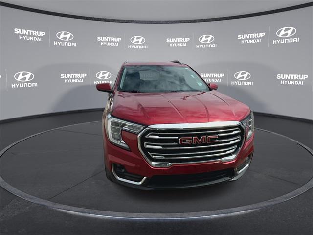 Photo of 2024 Volcanic Red Tintcoat GMC Terrain