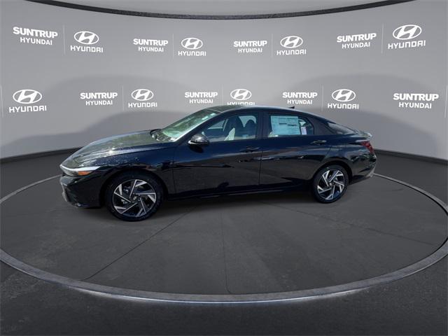 Photo of 2025 Abyss Black Hyundai ELANTRA