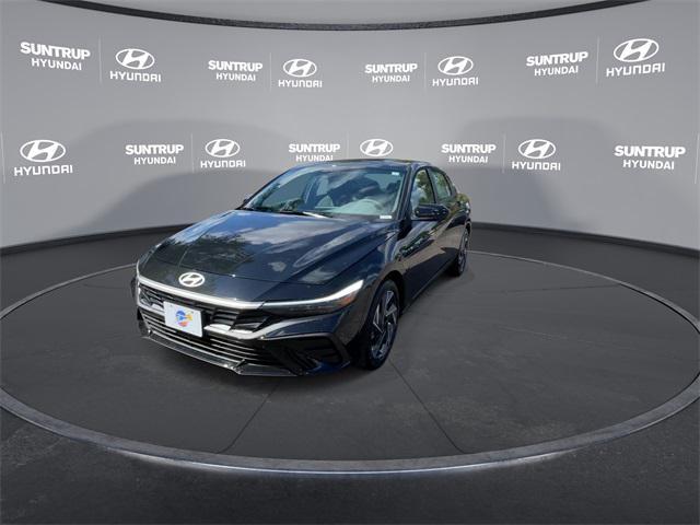 Photo of 2025 Abyss Black Hyundai ELANTRA
