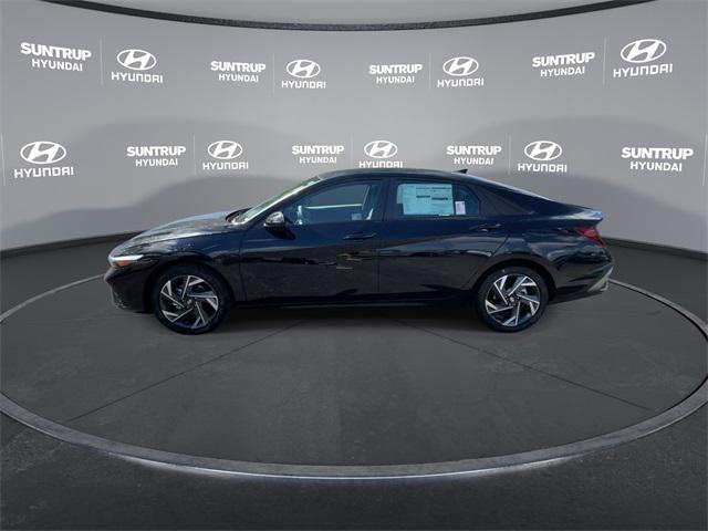 Photo of 2025 Abyss Black Hyundai ELANTRA