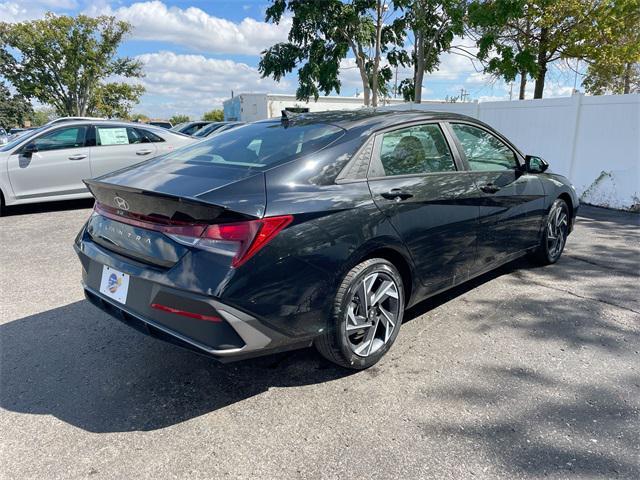 Photo of 2025 Abyss Black Hyundai ELANTRA