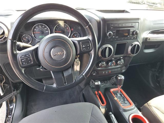 Photo of 2017 Black Clearcoat Jeep Wrangler