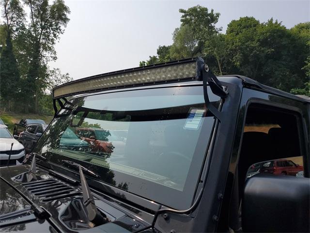 Photo of 2017 Black Clearcoat Jeep Wrangler