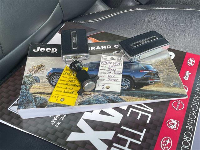 Photo of 2021 Silver Zynith Jeep Grand Cherokee L