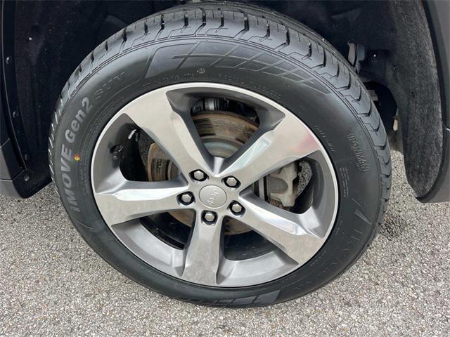 Photo of 2021 Silver Zynith Jeep Grand Cherokee L